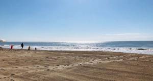Cierran playas de la costa argentina por aumento del covid