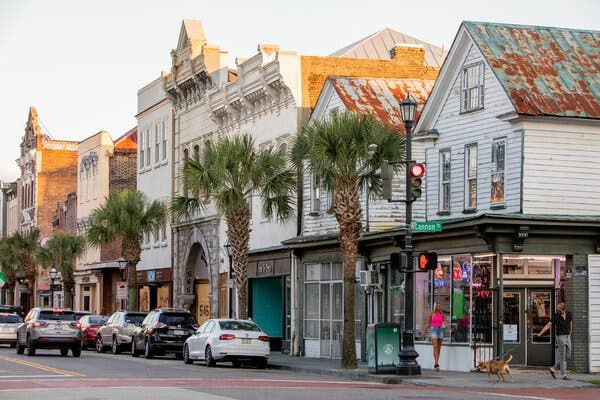 Charleston Reinstates Their Mask Mandate