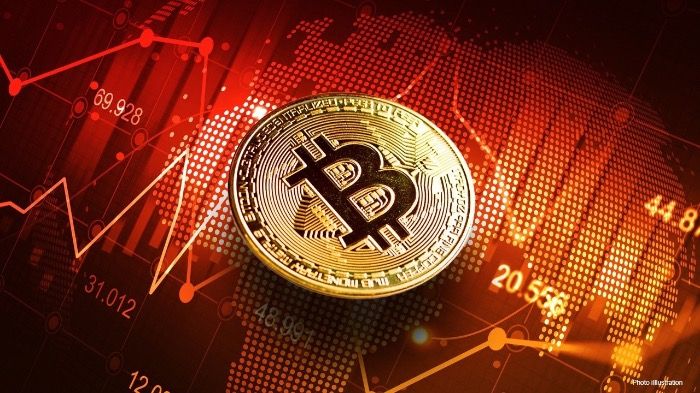 Bitcoin hits historical crash